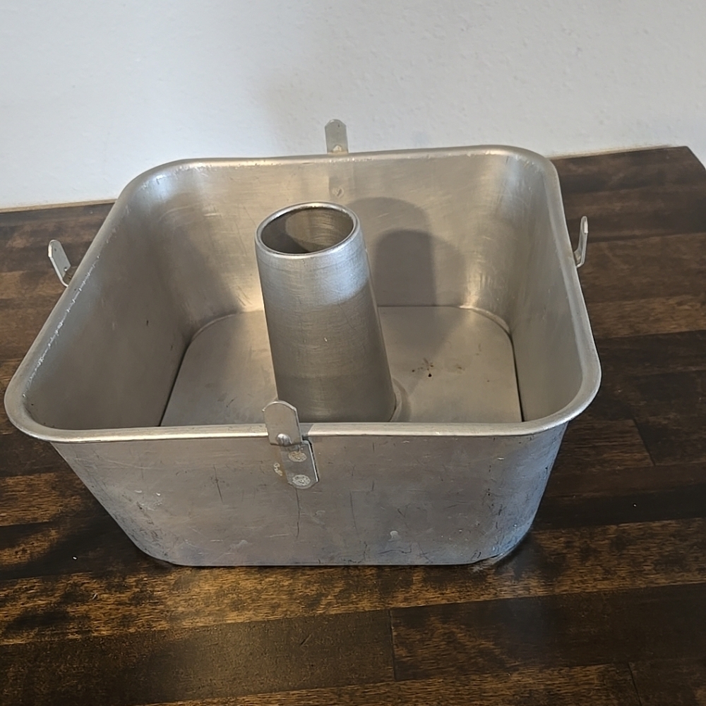 Vtg Comet Square Angel Food Cake Pan Aluminum 2 Pc Bundt Tube Cooling Leg Feet